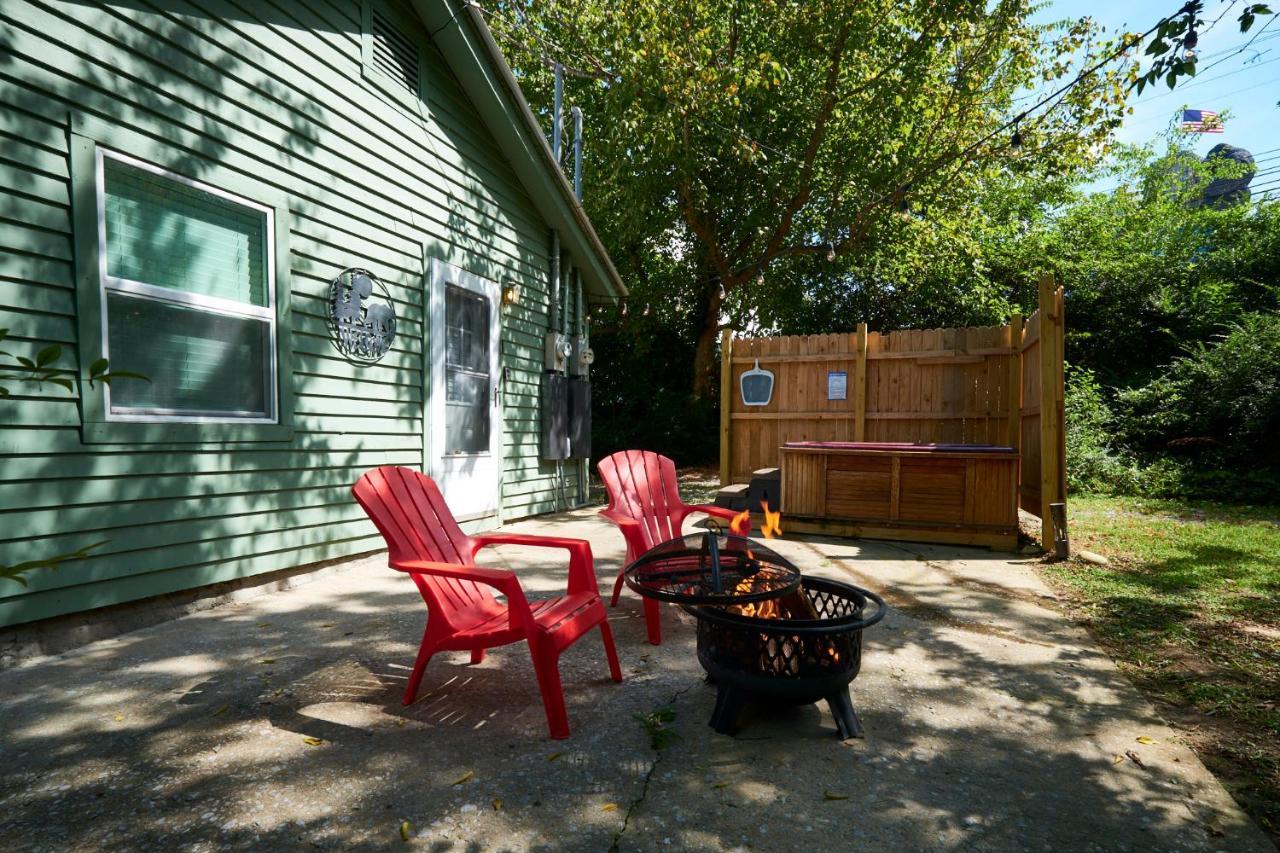 Steps From Downtown Pigeon Forge Parkway + Private Hottub And Firepit - Wifi - Firefly Bungalows Εξωτερικό φωτογραφία