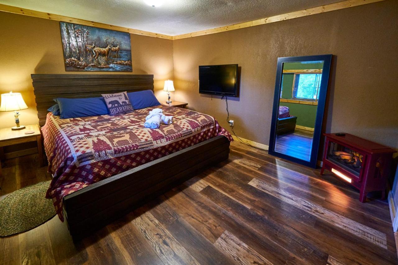 Steps From Downtown Pigeon Forge Parkway + Private Hottub And Firepit - Wifi - Firefly Bungalows Εξωτερικό φωτογραφία